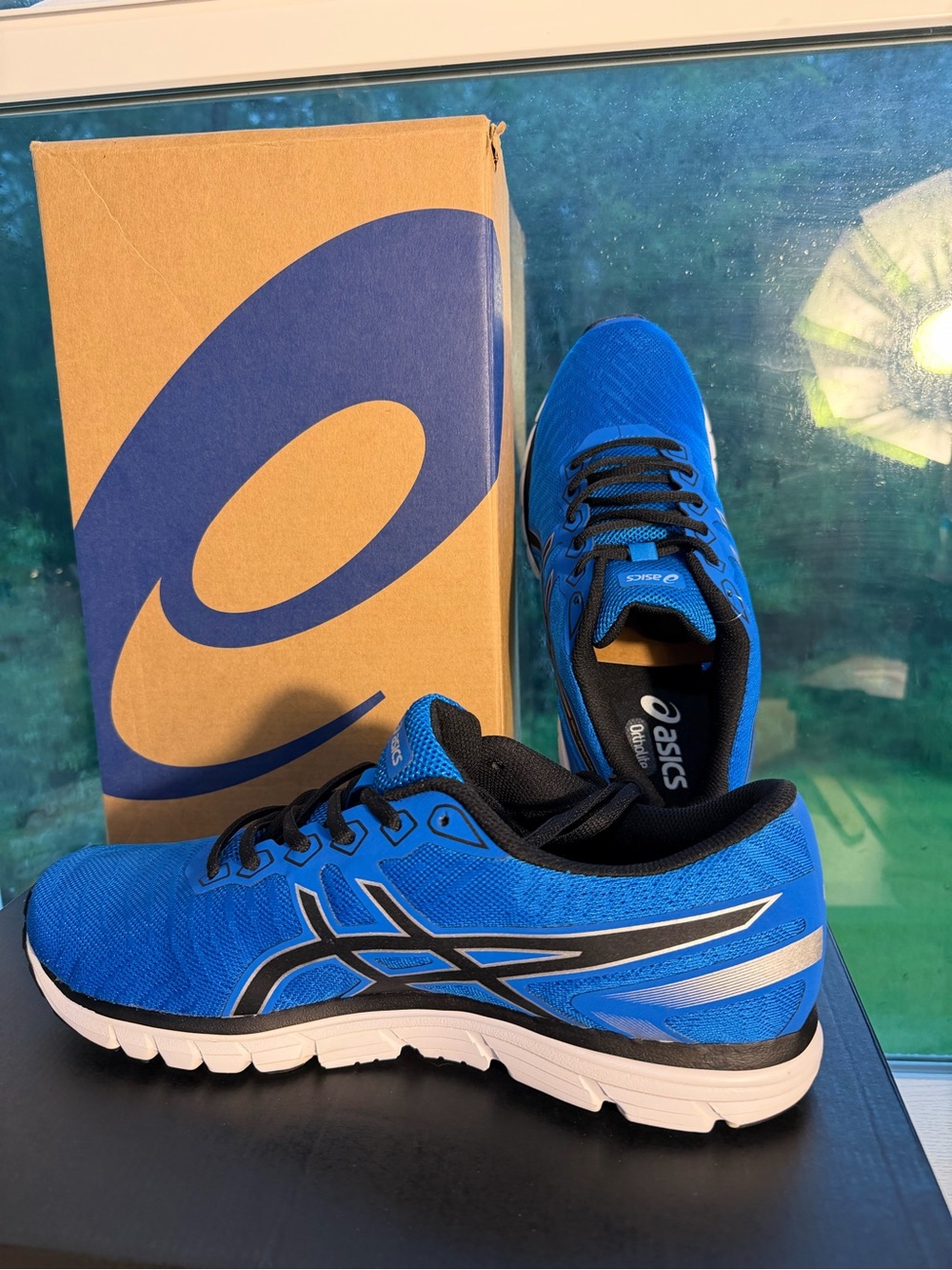 Men’s 11- Asics zaraca 5B Men's Royal Blue and Black Athletic Running Shoes
